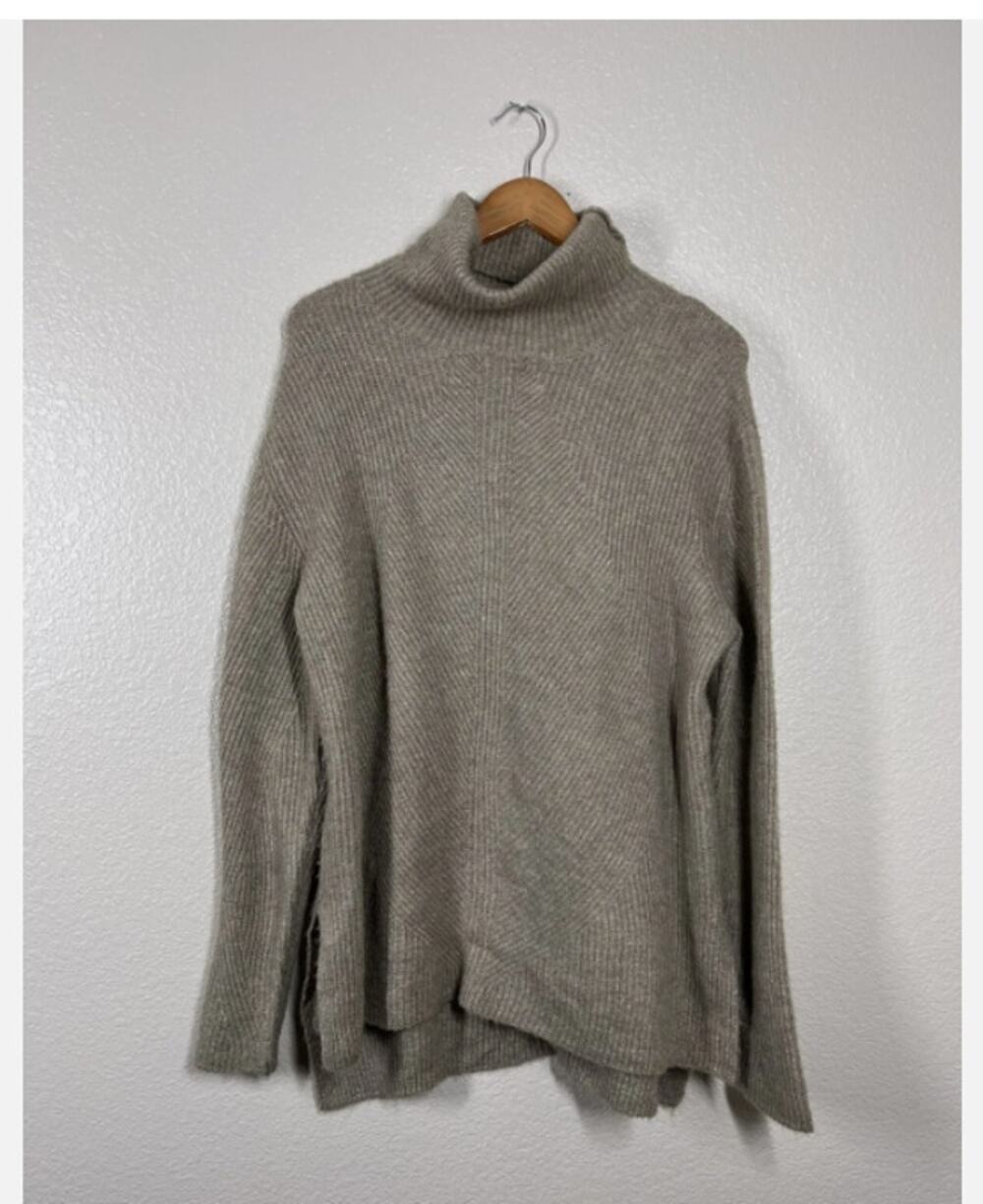 Sweet Romeo MEDIUM Ribbed Turtleneck Tunic Sweater Heather Latte Cozy Knit